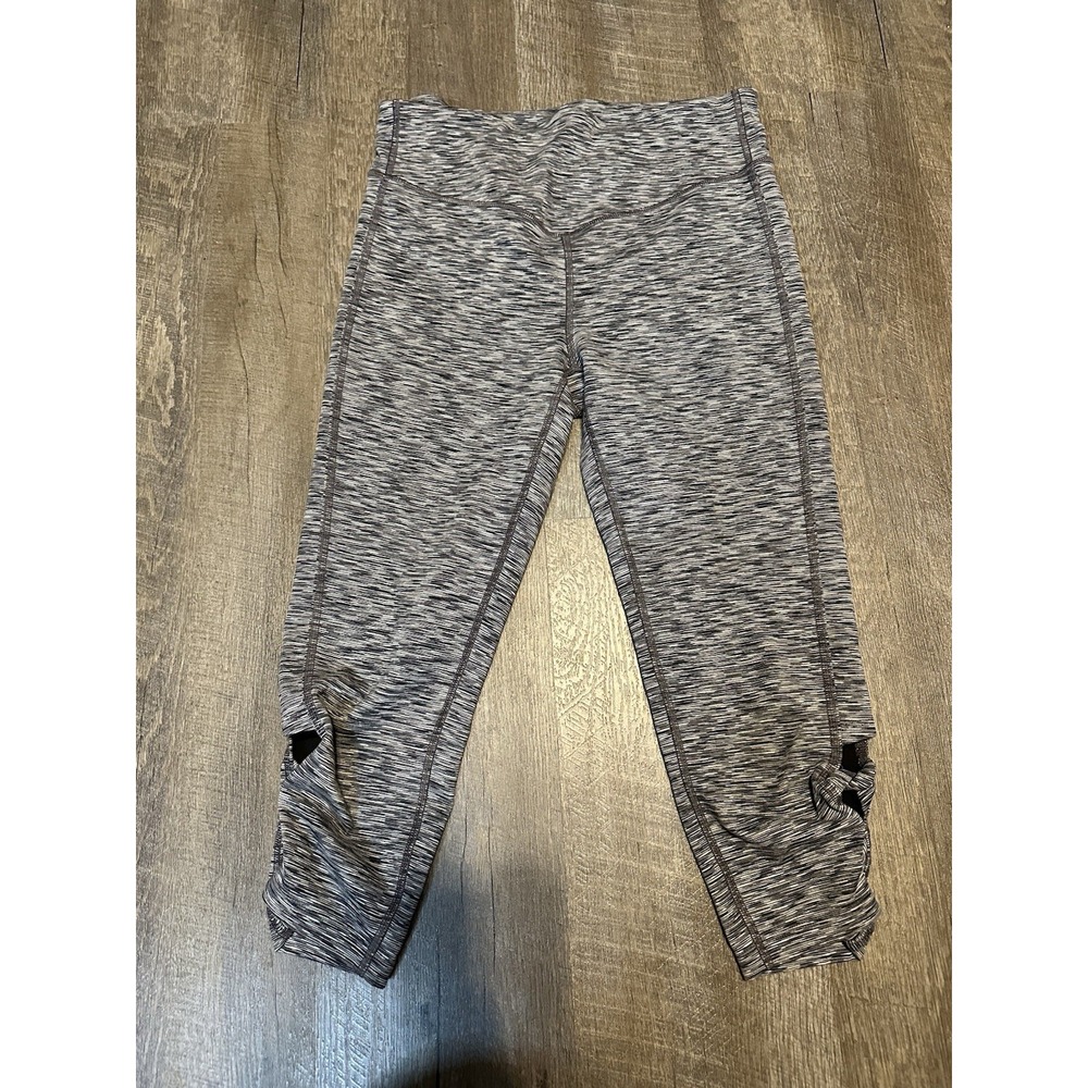 Gap Fit Blackout Technology Cropped Capri Leggings‎ Grey Black White M Medium